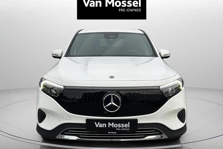 Hvid Mercedes EQB250+ fra 2024