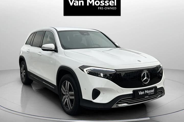 Hvid Mercedes EQB250+ fra 2024