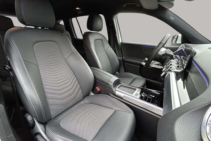 Hvid Mercedes EQB250+ fra 2024