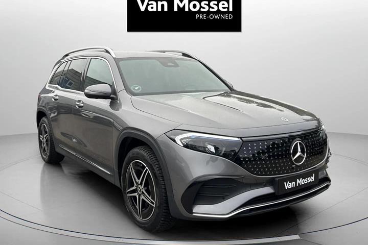Grå Mercedes EQB250+ fra 2025