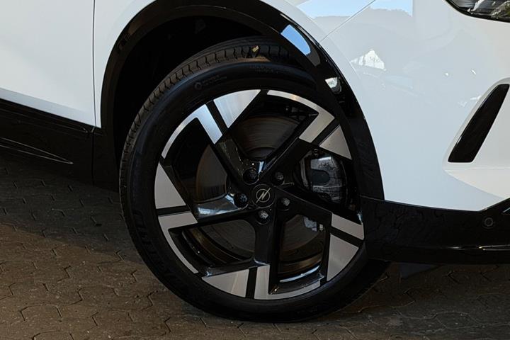 Hvid Opel Grandland-e fra 2025