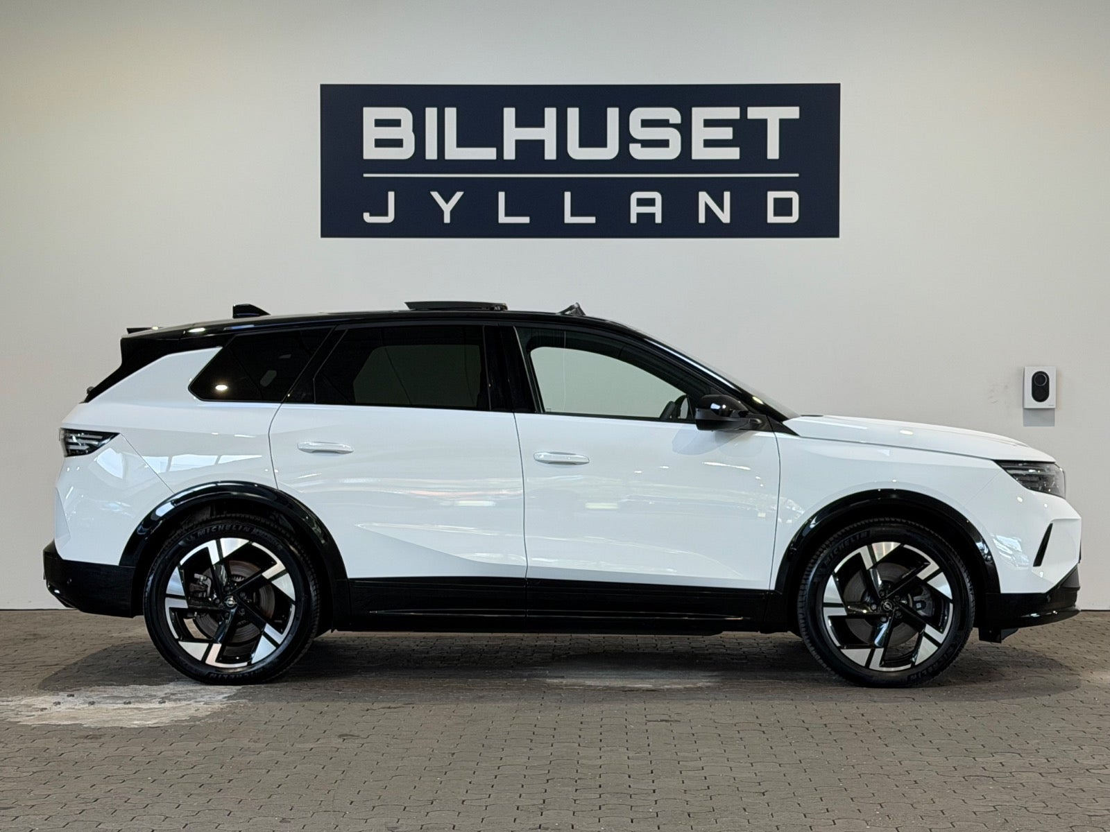 Hvid Opel Grandland-e fra 2025