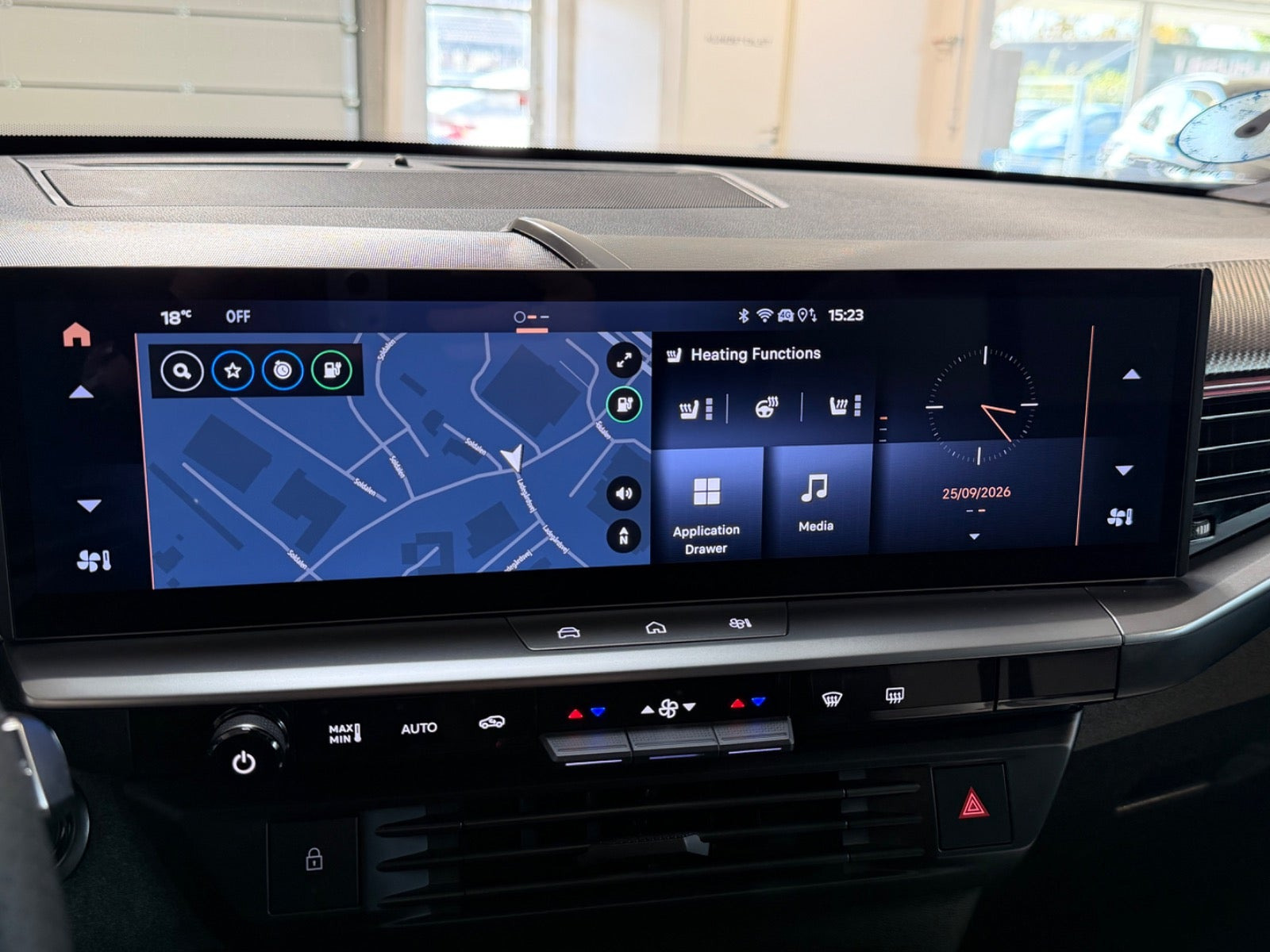Hvid Opel Grandland-e fra 2025