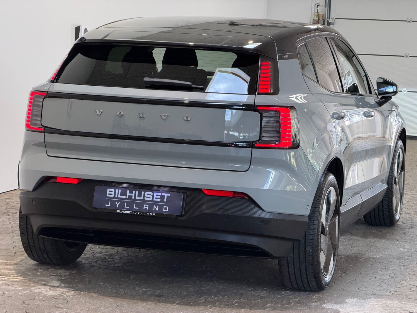 Grå Volvo EX30 fra 2024
