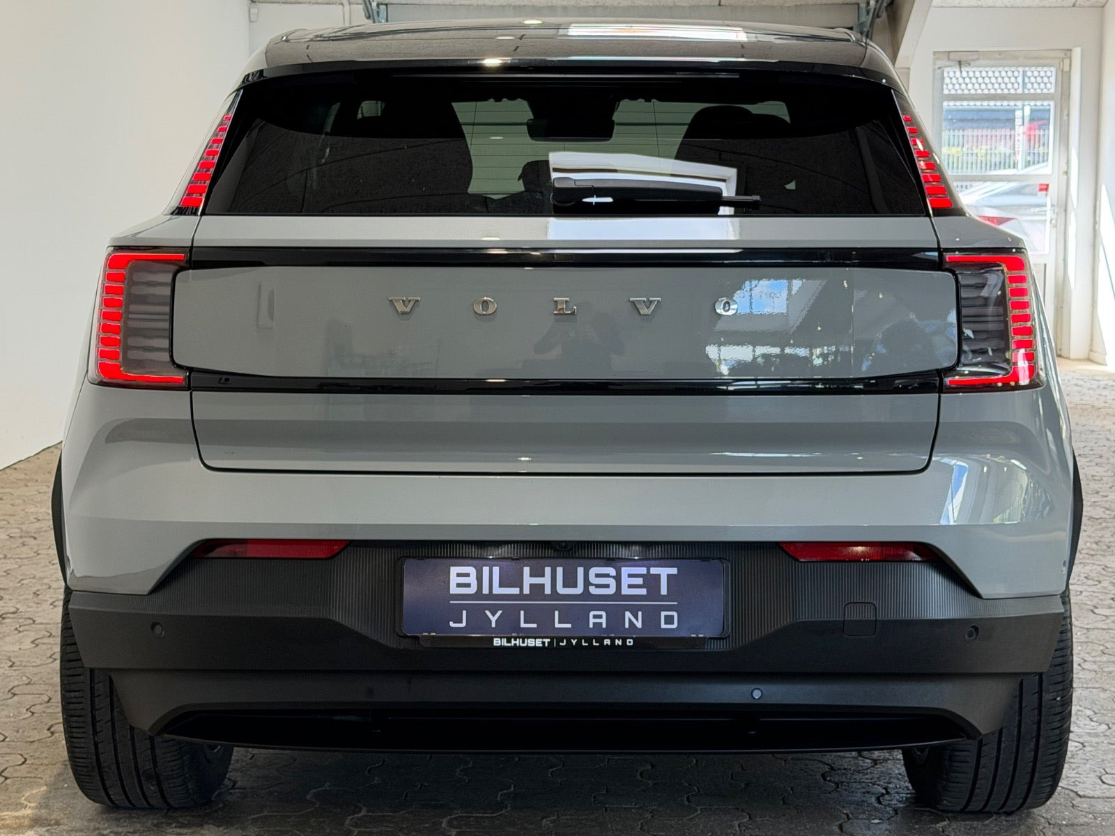 Grå Volvo EX30 fra 2024