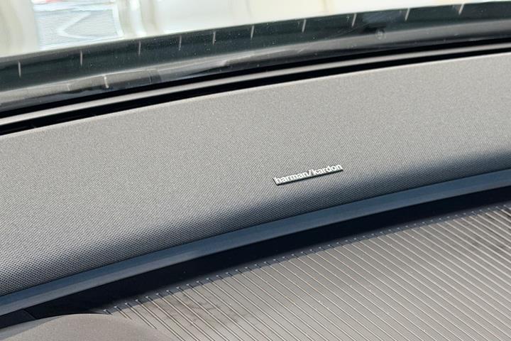 Grå Volvo EX30 fra 2024