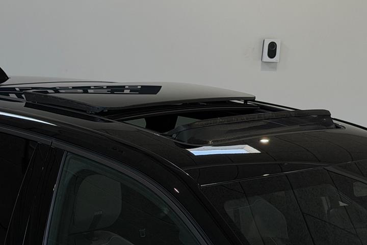 Sort Opel Grandland-e fra 2025