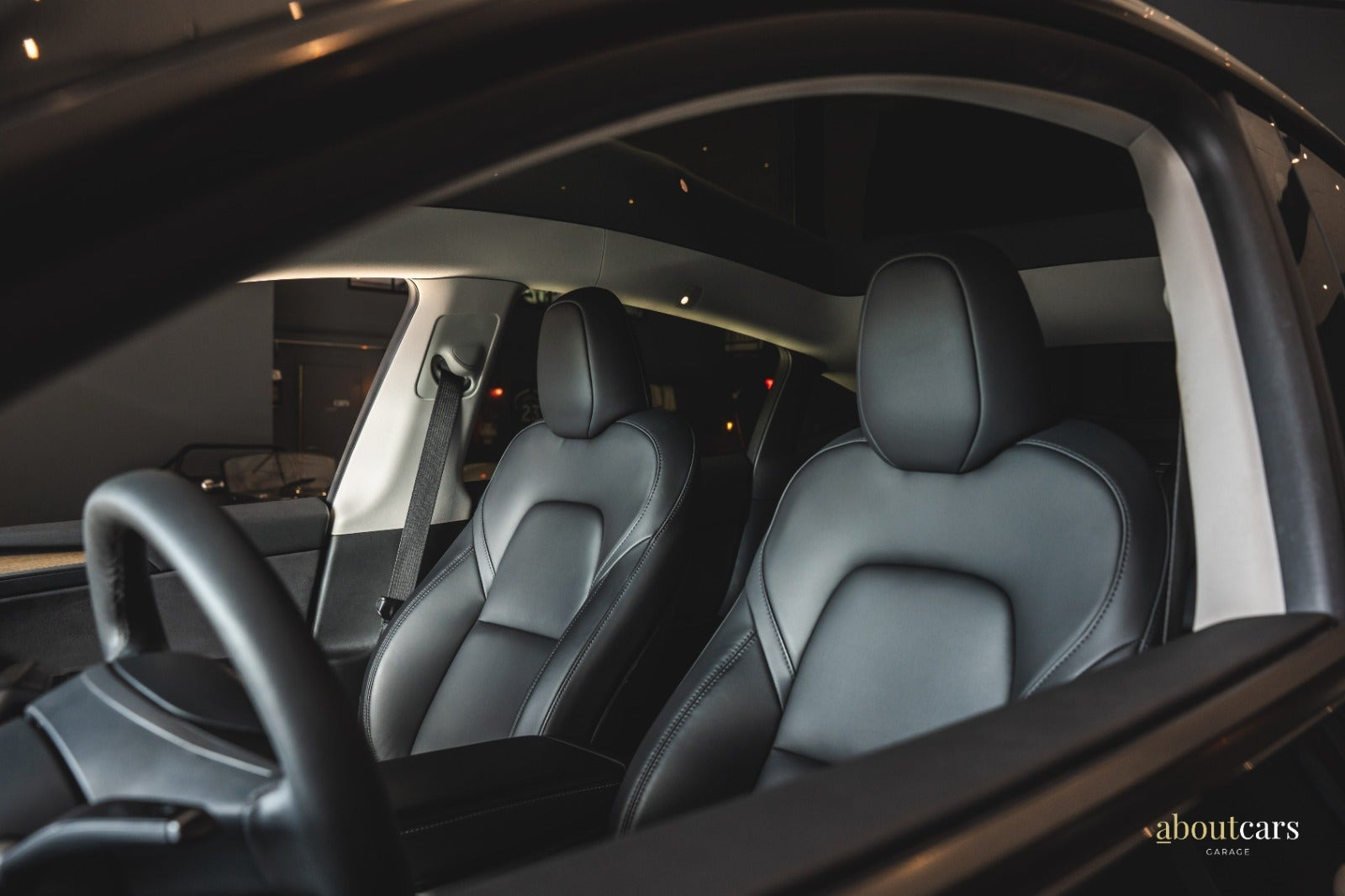 Sort Tesla Model Y fra 2022