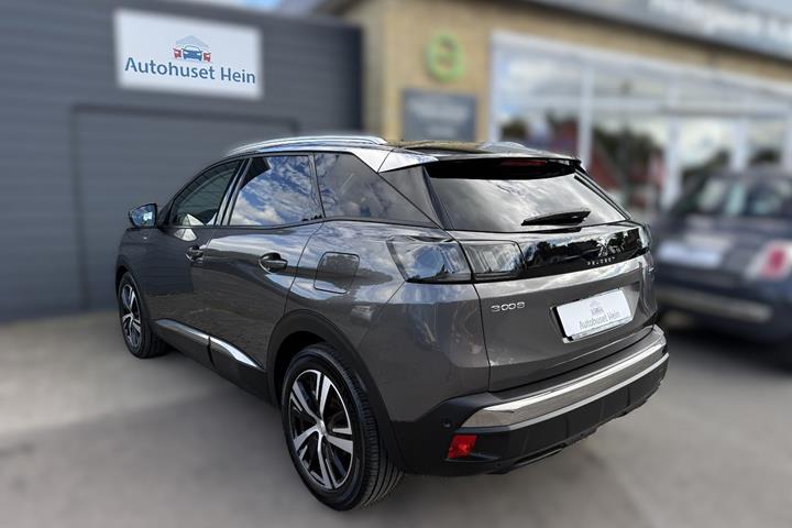 Grå Peugeot 3008 fra 2020