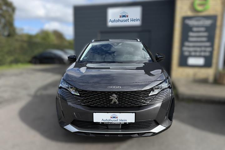 Grå Peugeot 3008 fra 2020