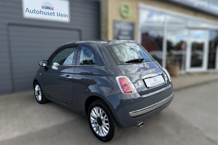 Grå Fiat 500 fra 2014