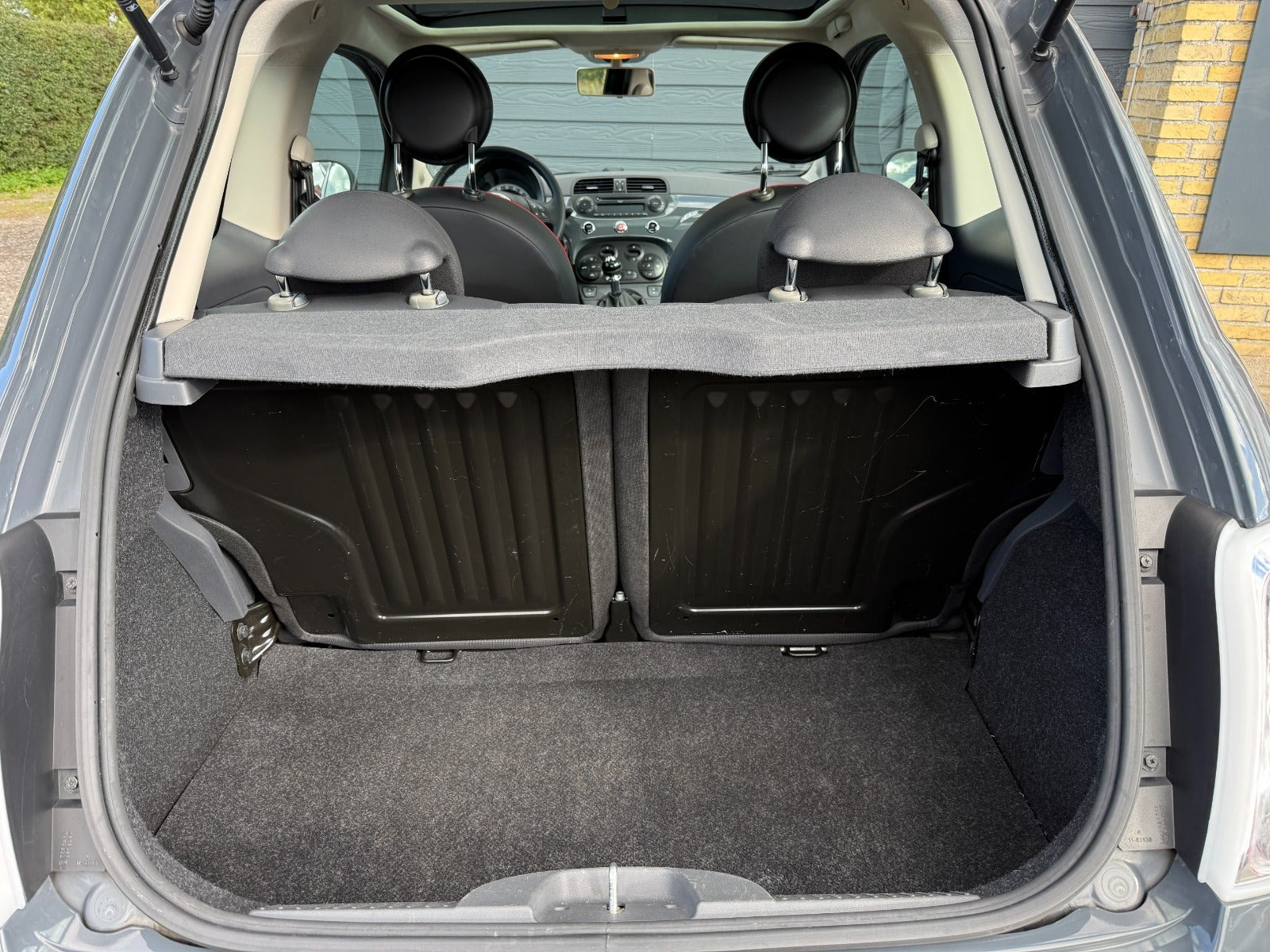 Grå Fiat 500 fra 2014
