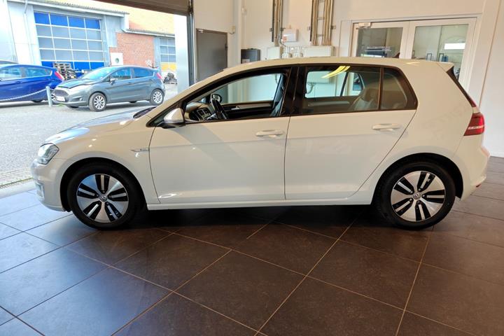 Hvid VW e-Golf VII fra 2017