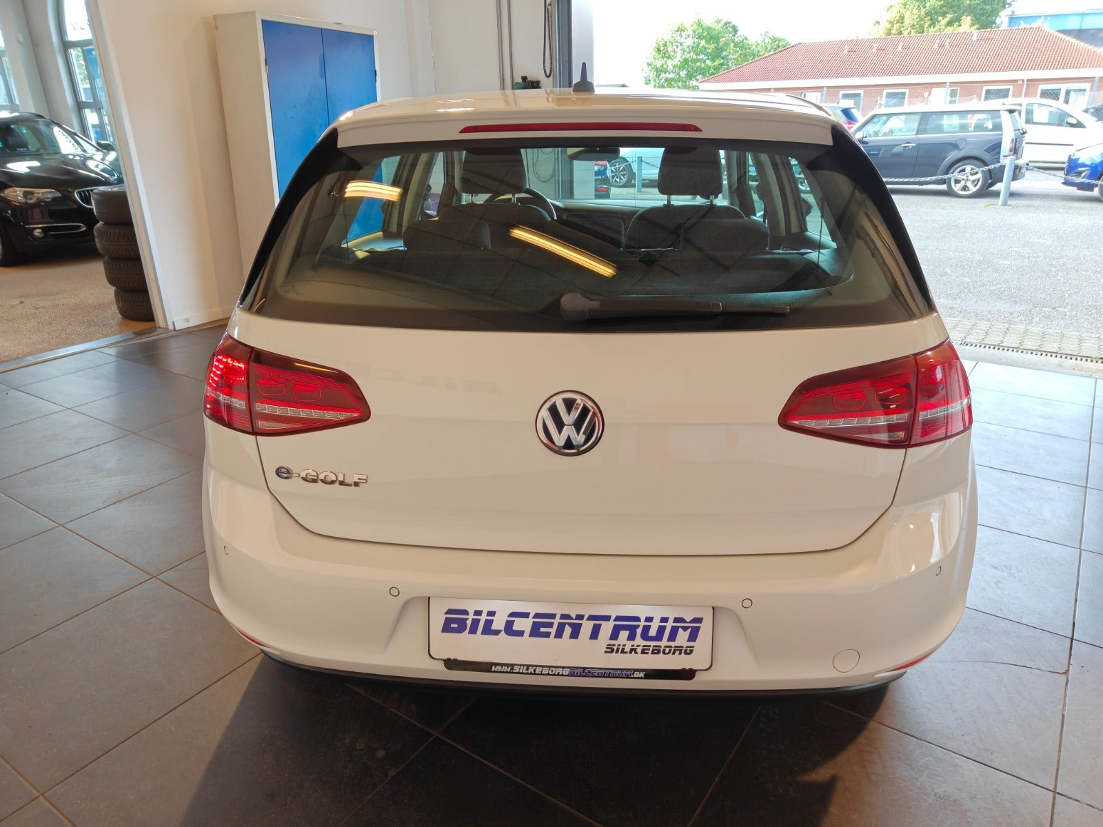 Hvid VW e-Golf VII fra 2017