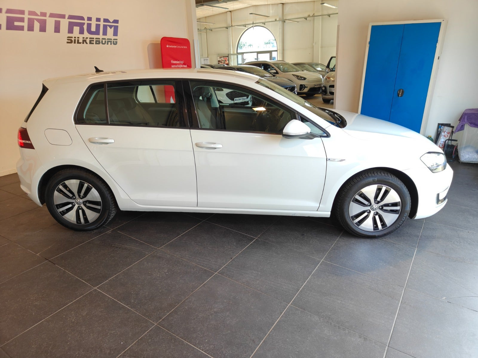 Hvid VW e-Golf VII fra 2017