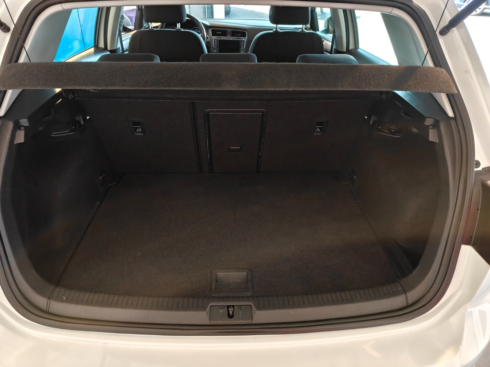 Hvid VW e-Golf VII fra 2017
