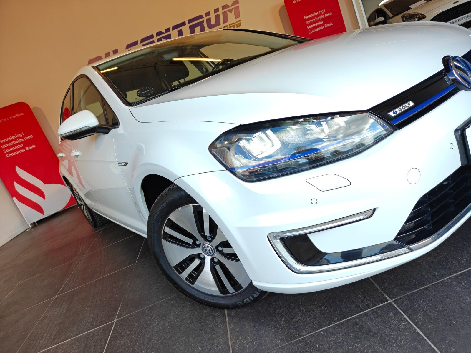 Hvid VW e-Golf VII fra 2017