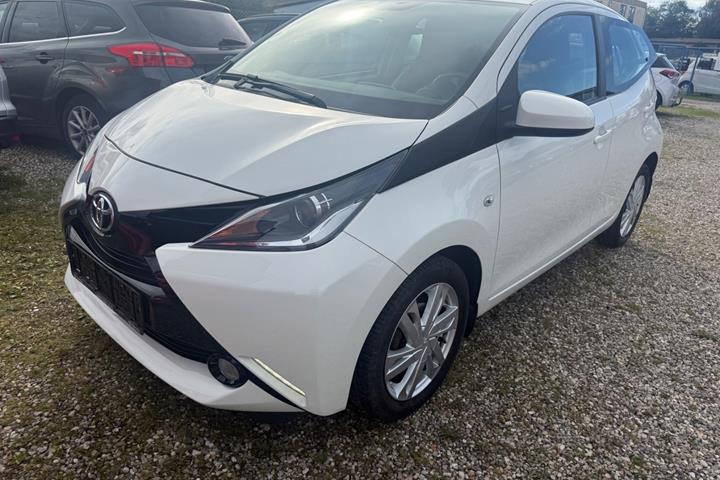 Hvid Toyota Aygo fra 2014