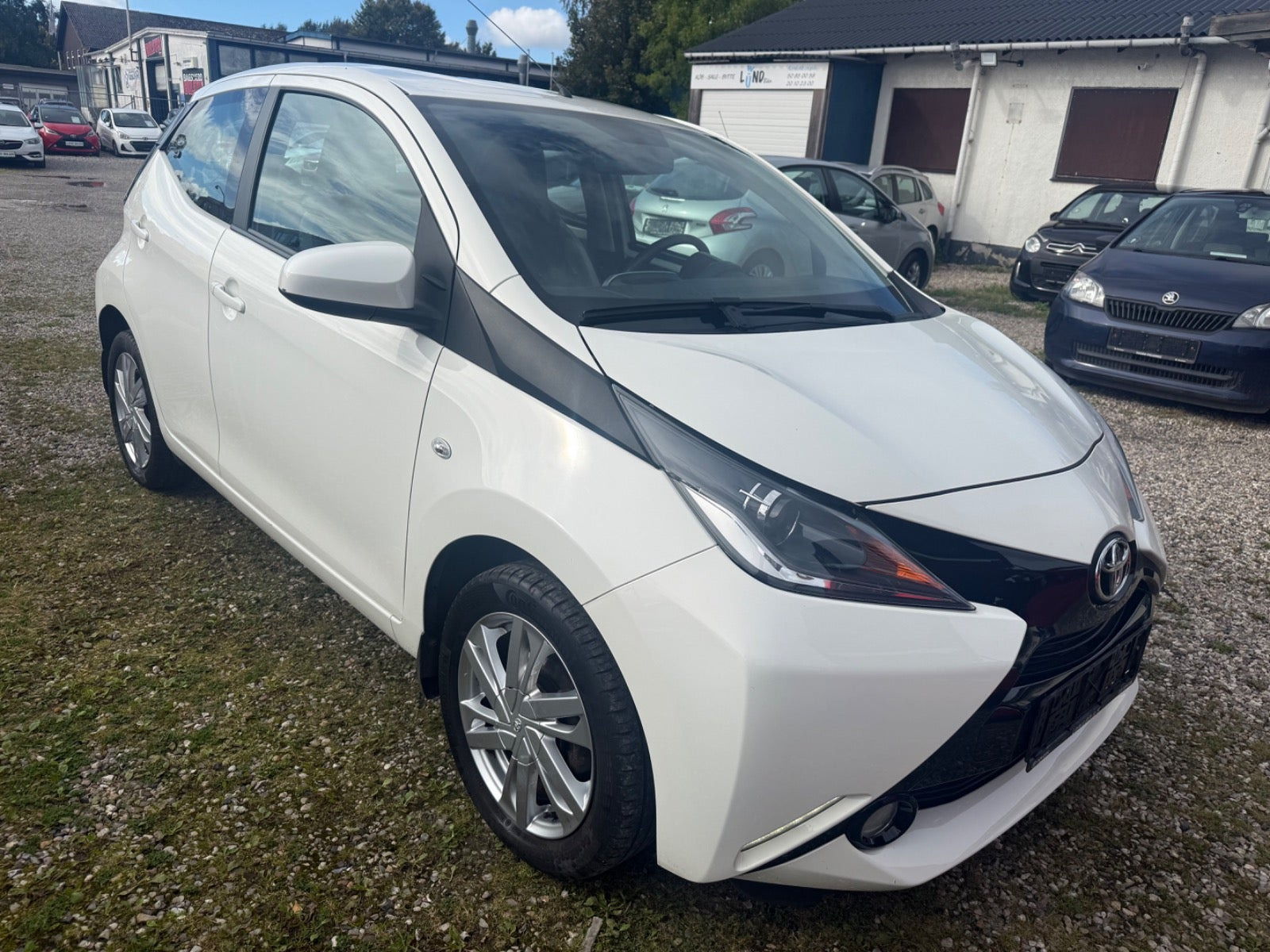 Hvid Toyota Aygo fra 2014