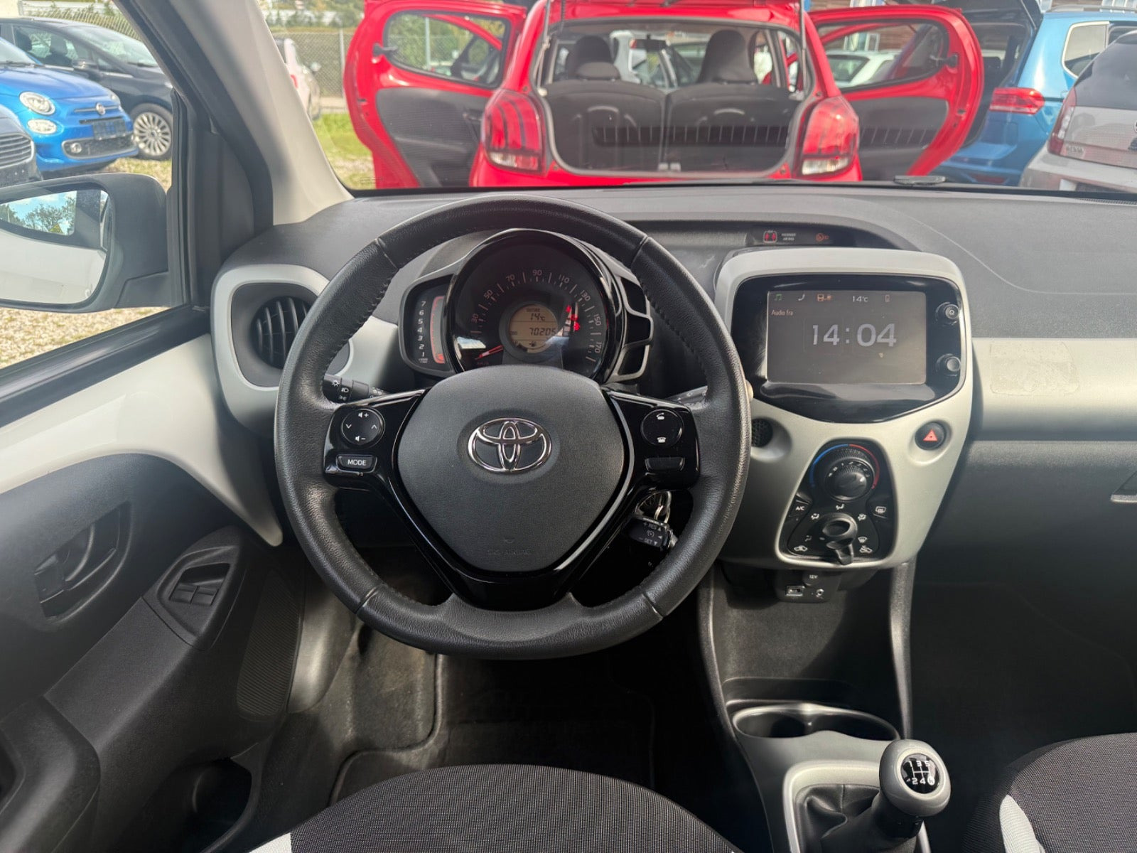 Hvid Toyota Aygo fra 2014