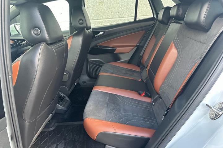 Grøn VW ID.4 fra 2021
