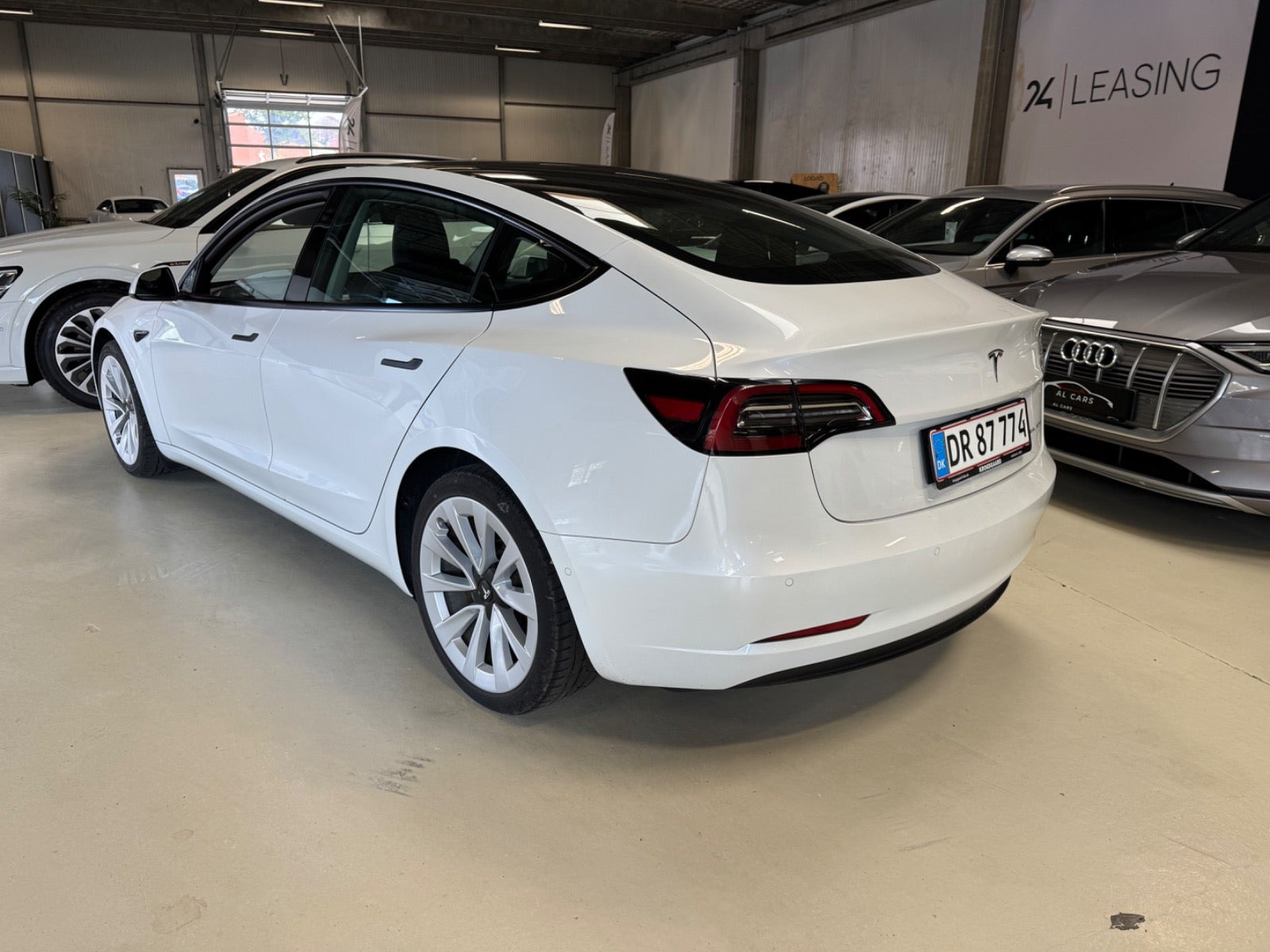 undefined Tesla Model 3 fra 2021