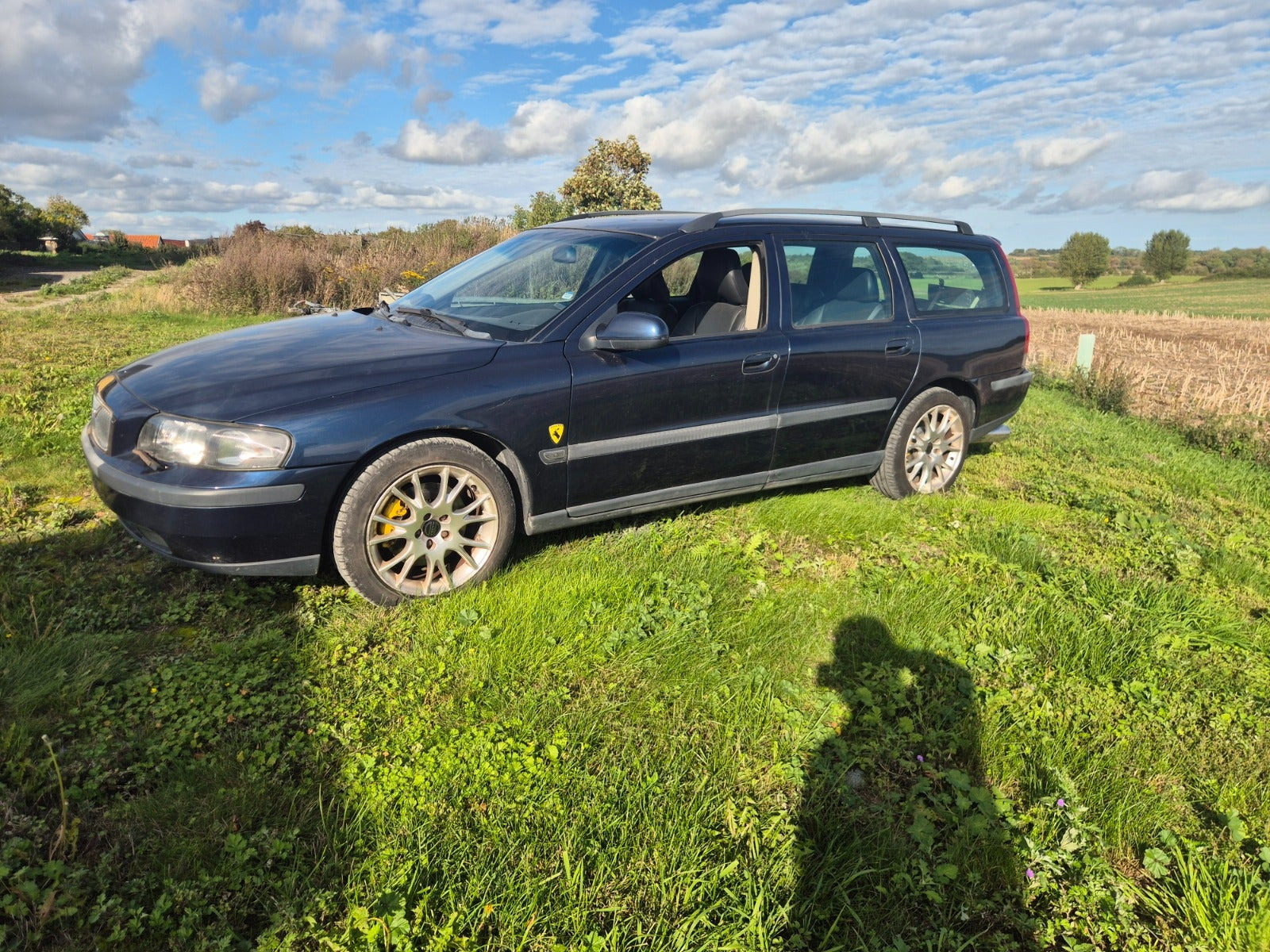 Blå Volvo V70 fra 2001