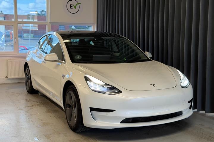 Hvid Tesla Model 3 fra 2020