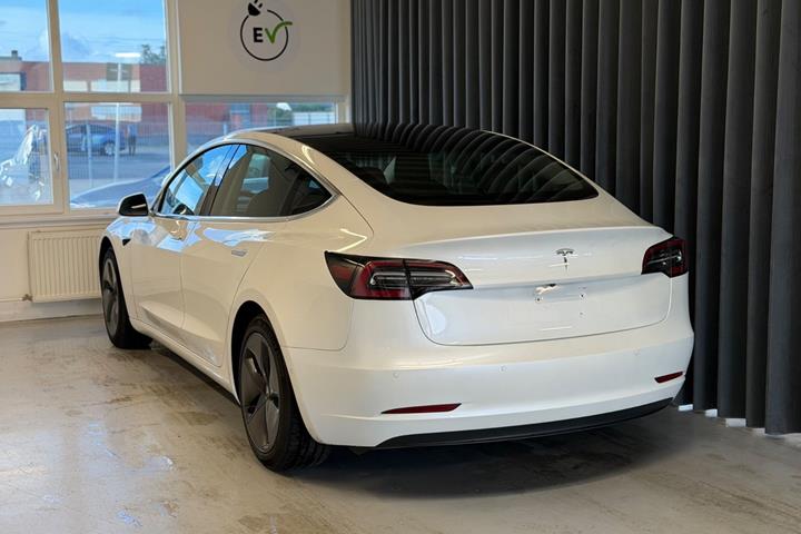 Hvid Tesla Model 3 fra 2020