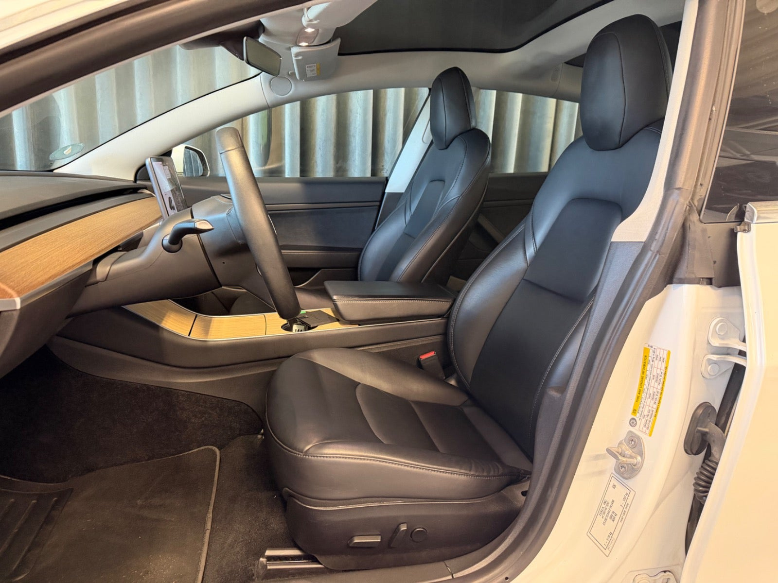 Hvid Tesla Model 3 fra 2020