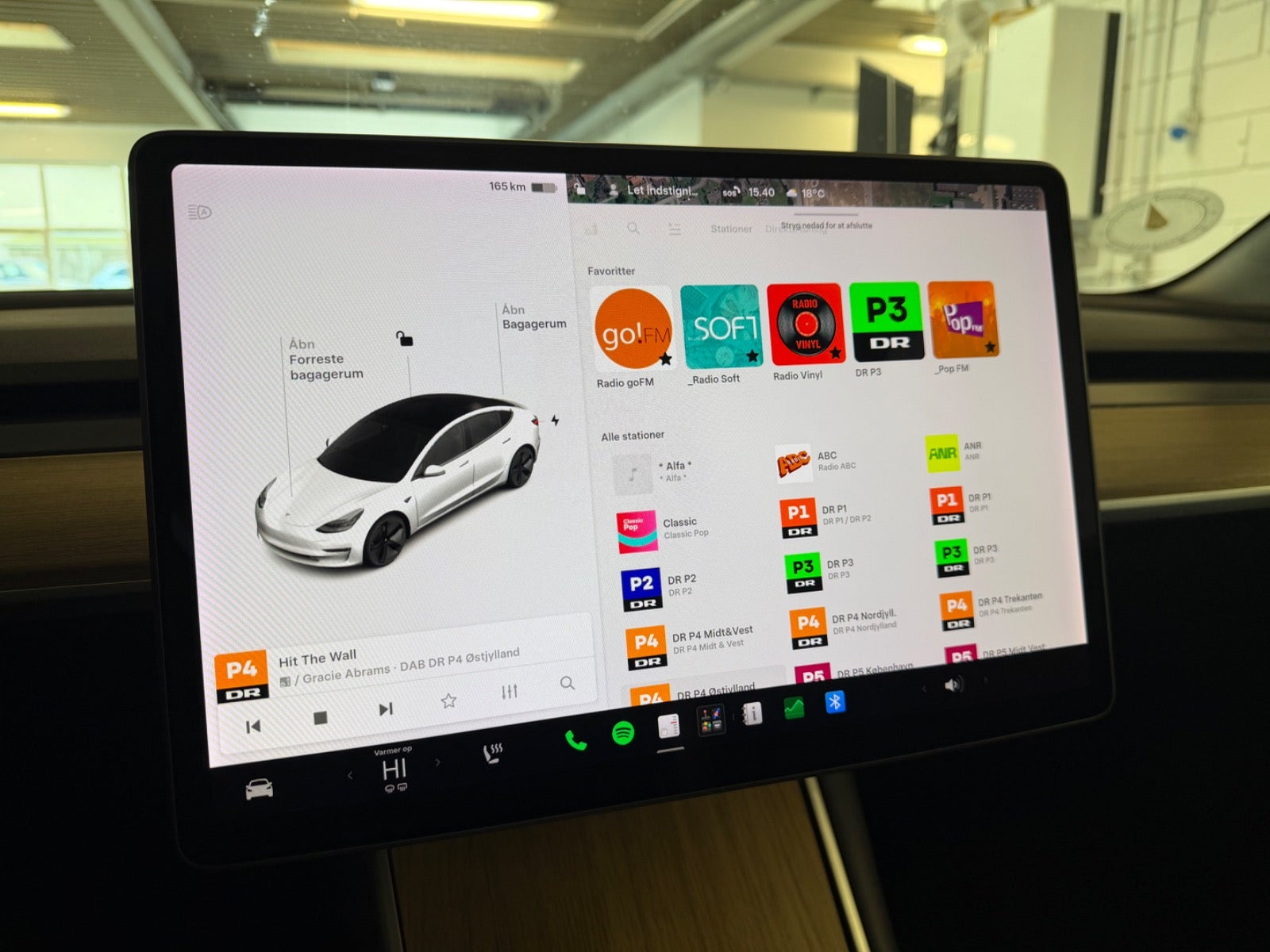 Hvid Tesla Model 3 fra 2020