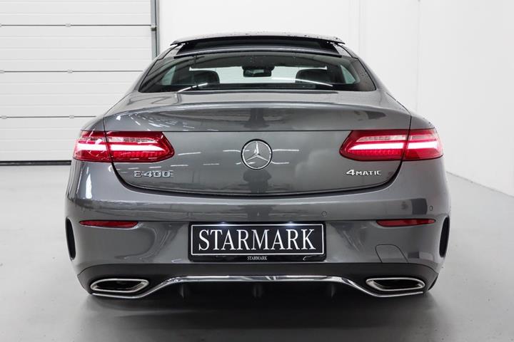 Grå Mercedes E400 fra 2017
