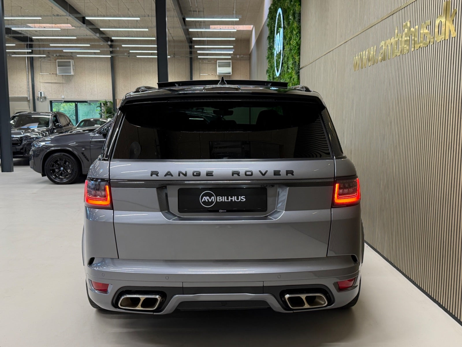 Grå Land Rover Range Rover sport fra 2020