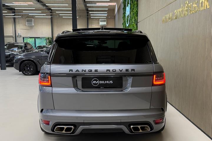 Grå Land Rover Range Rover sport fra 2020