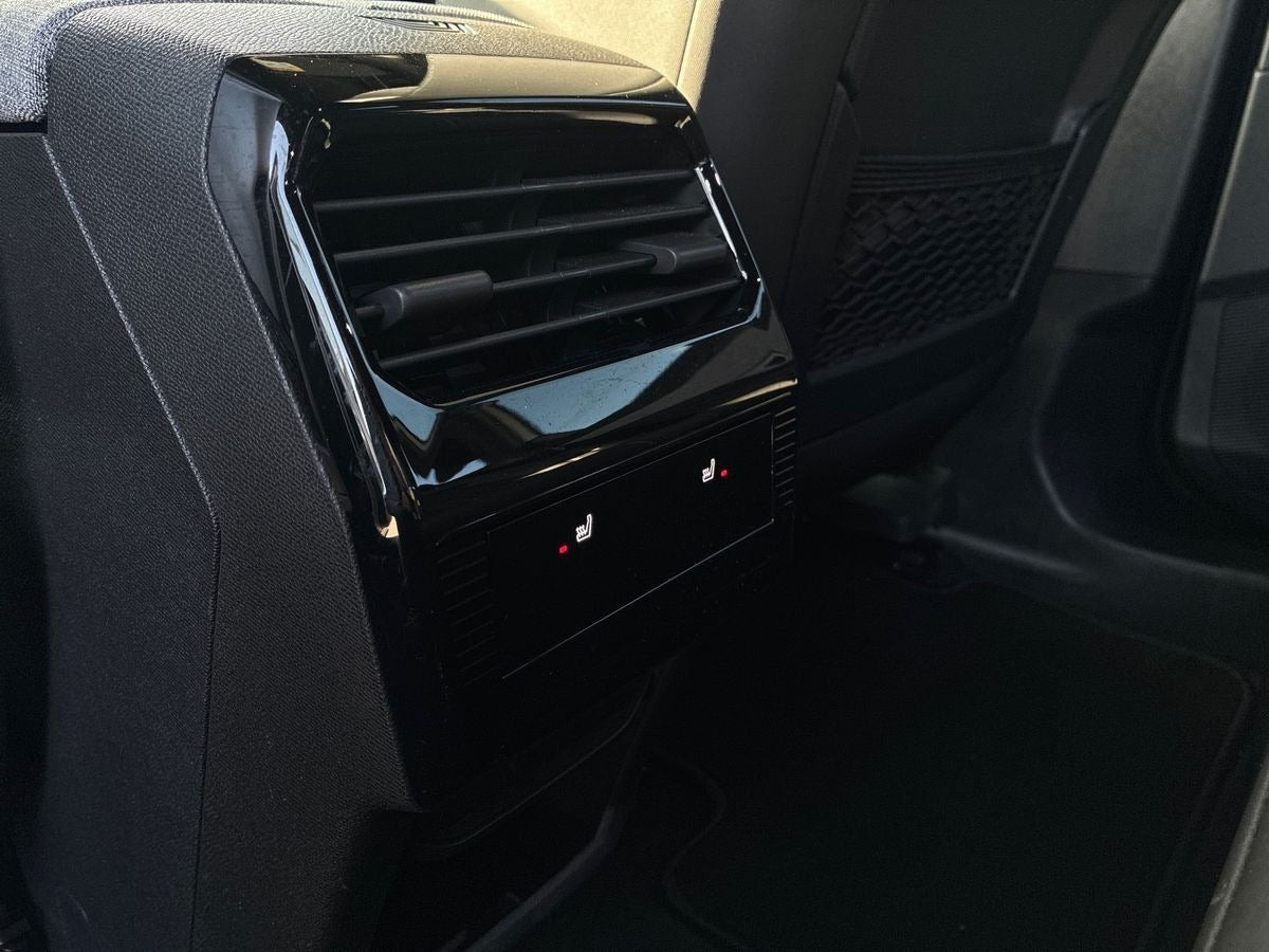 Hvid Peugeot e-3008 fra 2025