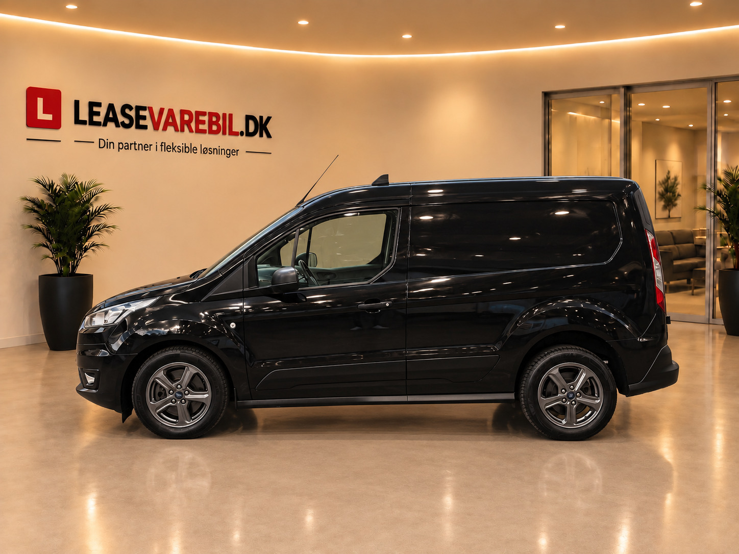 Sort Ford Transit Connect fra 2022