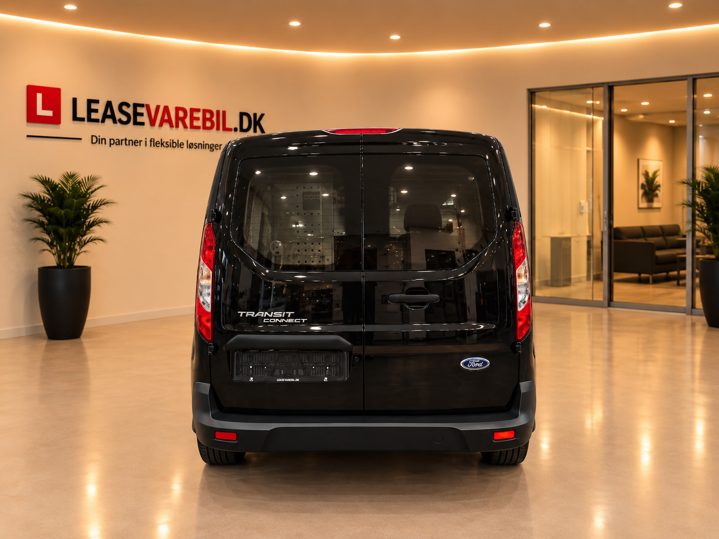 Sort Ford Transit Connect fra 2022