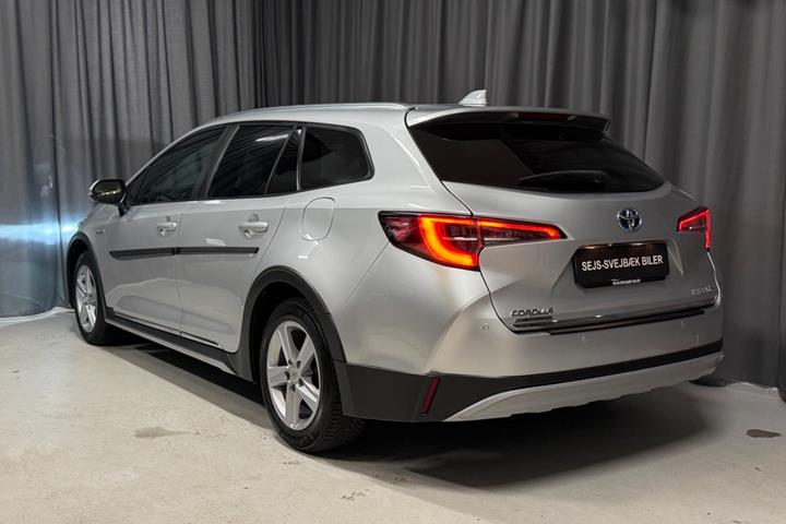 Sølv Toyota Corolla fra 2019