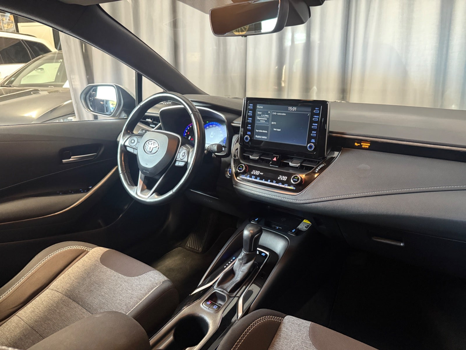 Sølv Toyota Corolla fra 2019