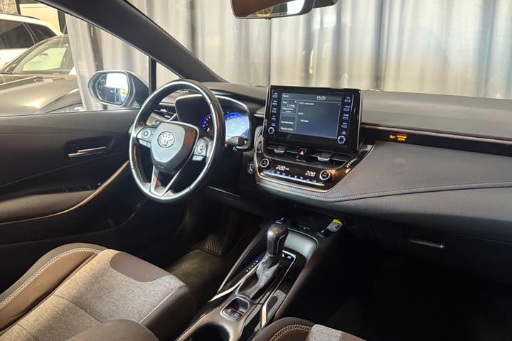 Sølv Toyota Corolla fra 2019