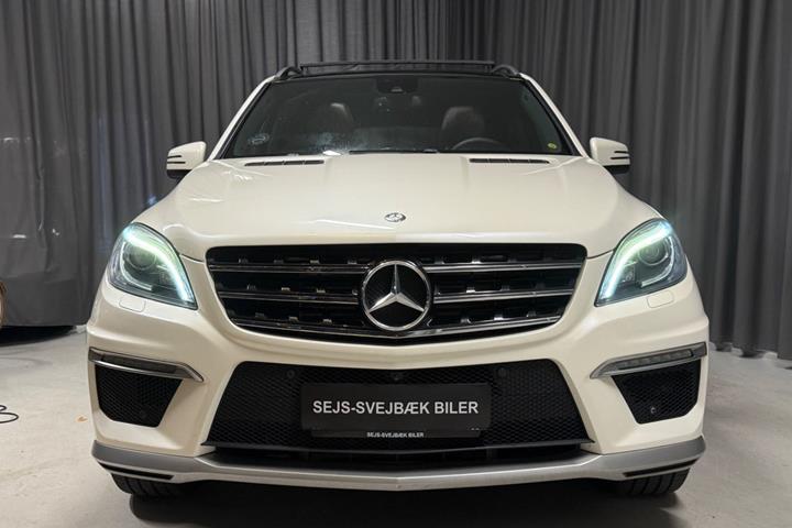 Hvid Mercedes ML350 fra 2013