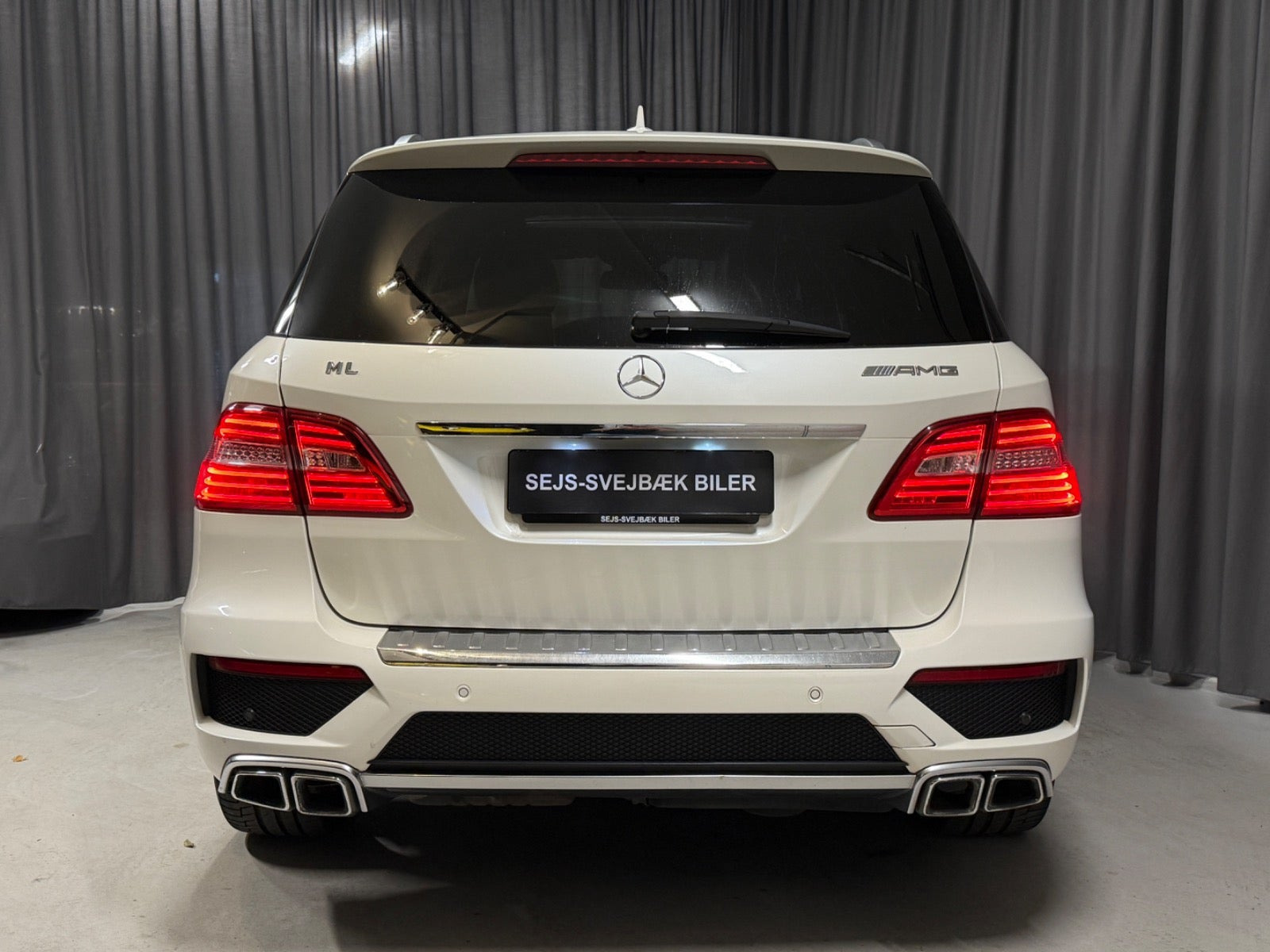 Hvid Mercedes ML350 fra 2013