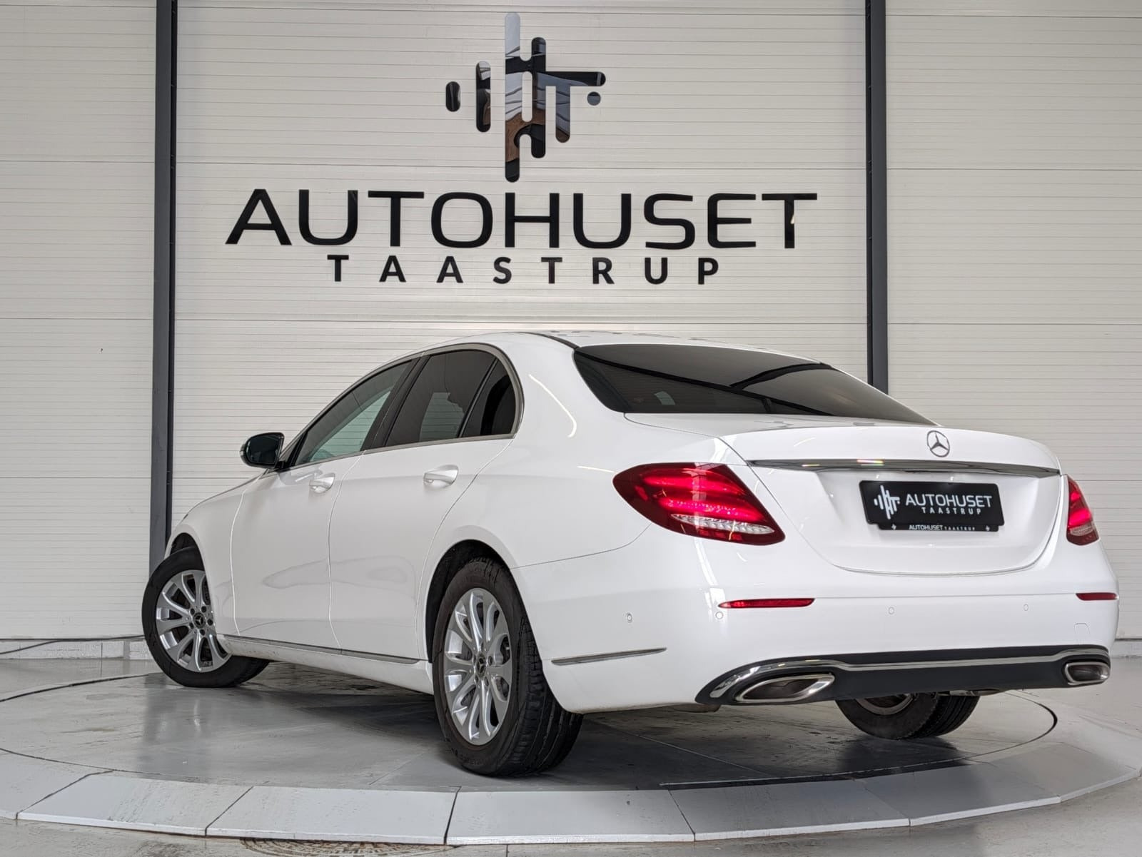 Hvid Mercedes E200 fra 2018