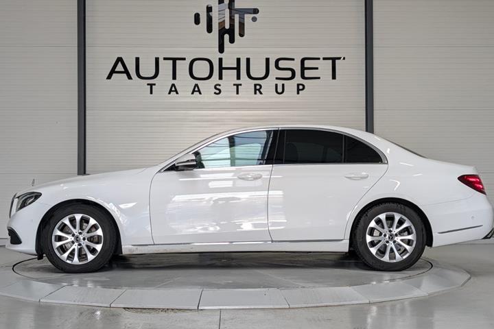 Hvid Mercedes E200 fra 2018