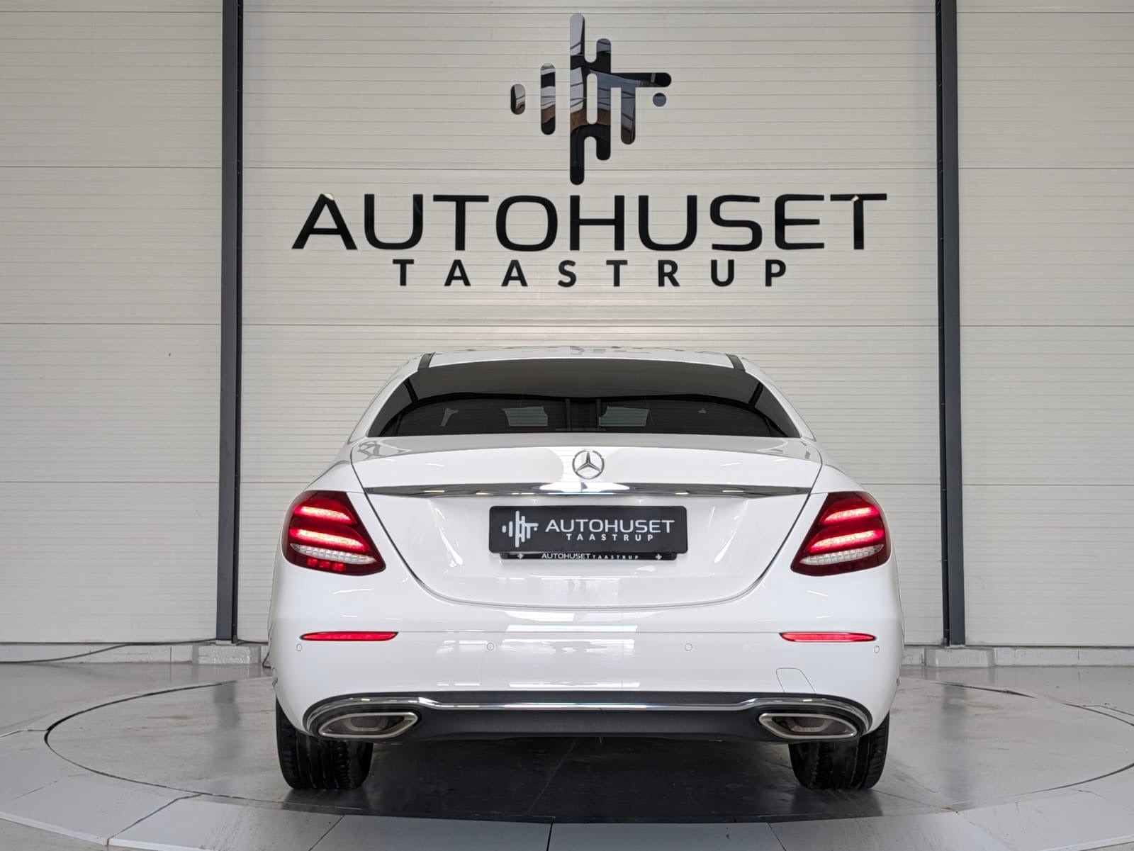Hvid Mercedes E200 fra 2018