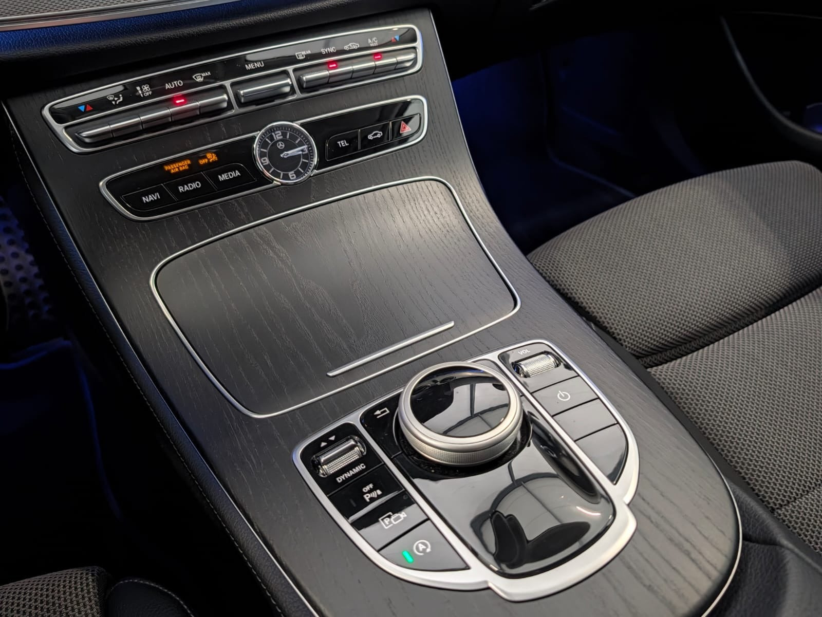 Hvid Mercedes E200 fra 2018