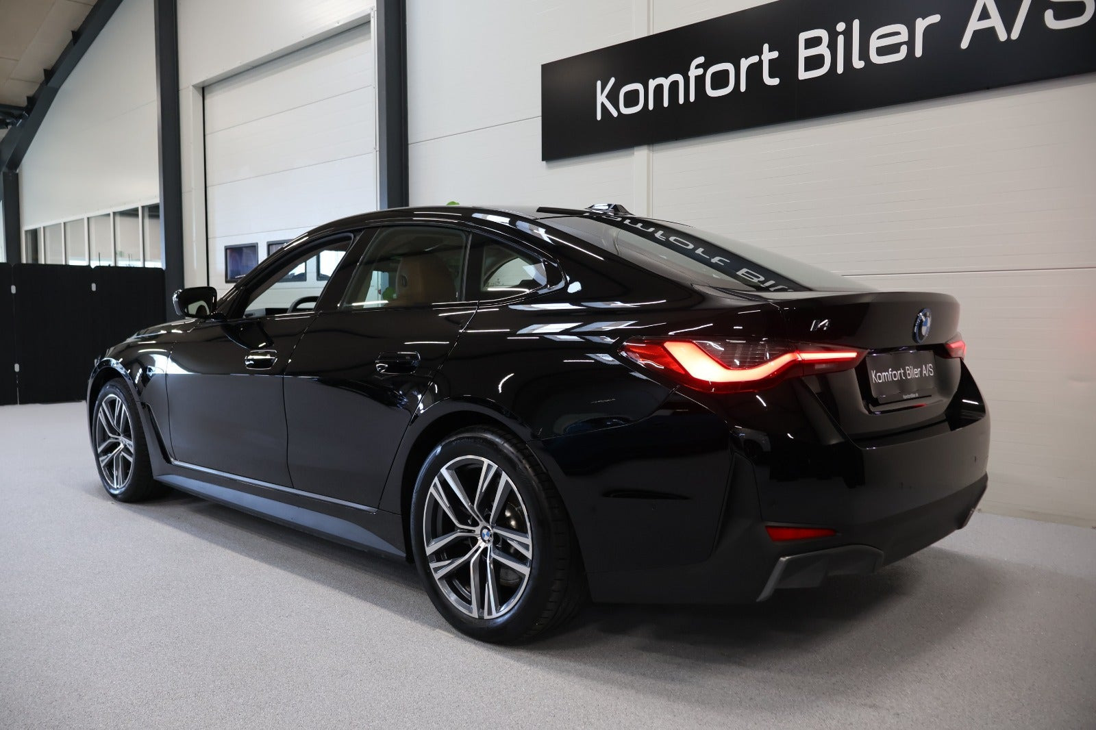 Sort BMW i4 fra 2024