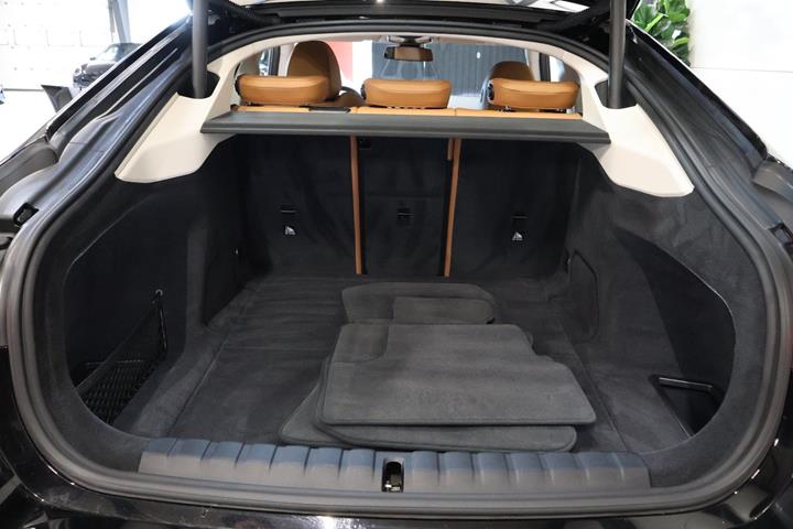 Sort BMW i4 fra 2024