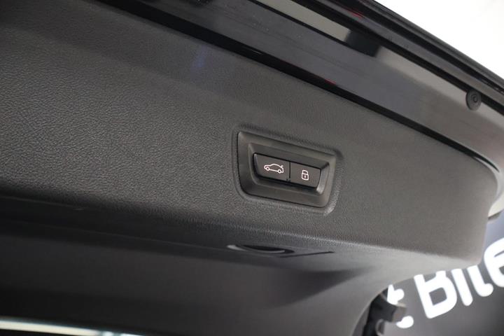 Sort BMW i4 fra 2024