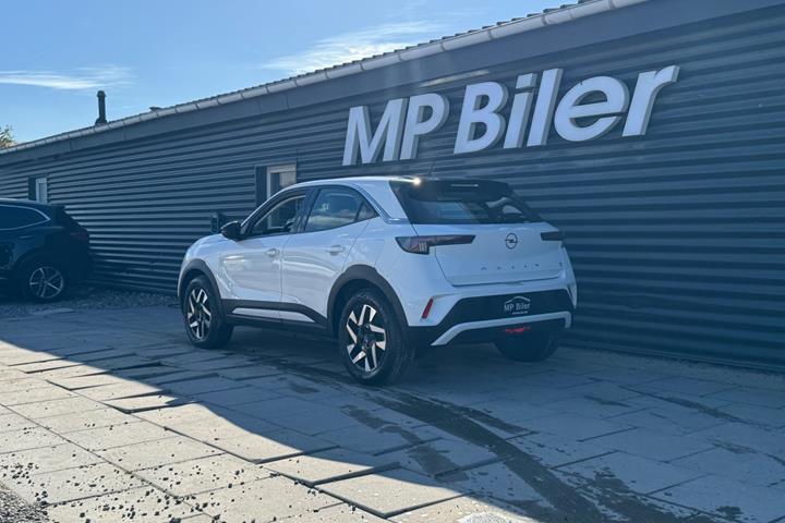 Hvid Opel Mokka-e fra 2024